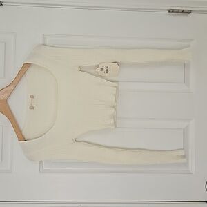 Ribbed long-sleeved crop top